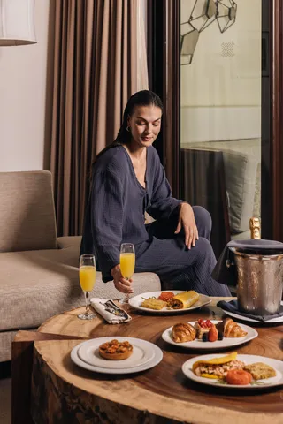 24-Hour In-Room Dining