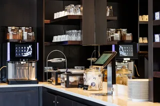 Club Lounge Refreshments