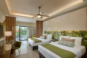 Premium Junior Suite - Pool View - 2 Queens