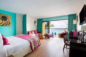 Aguamarina Deluxe Oceanfront Room